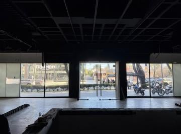 Local comercial · 325m² · 10 Ambientes · 7 Cocheras · Local en Mart. - Libert./rio