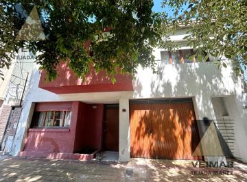 PH · 126m² · 5 Ambientes · 1 Cochera · PH en La Plata