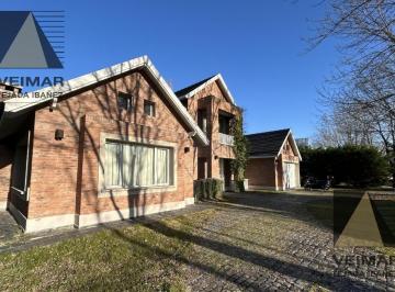 Casa · 330m² · 5 Ambientes · 1 Cochera · Casa en Grand Bell
