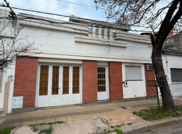 imagen1 · Venta Casa de 3 Dorm. con Amplio Terreno en Urquiza 2000