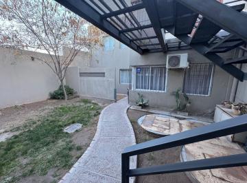 Departamento · 77m² · 3 Ambientes · 1 Cochera · Departamento en Venta con Patio, Maipu
