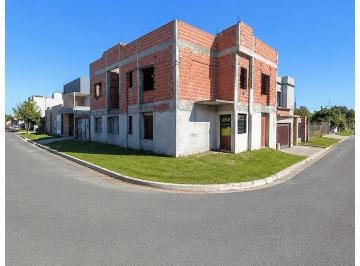 Casa de 7 ambientes, Gualeguaychú · Casa a Terminar Ubicada en Esquina, Excelente Zona, Gualeguaychú.