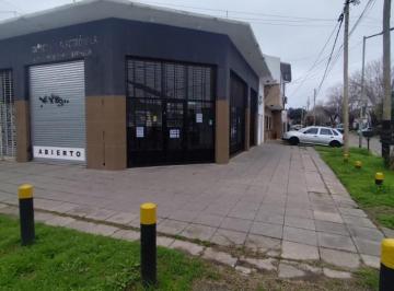 Local comercial · 60m² · 2 Ambientes · Alquiler Local Comercial Excelente Estado y Ubicacion San Cristobal 1298 Temperley