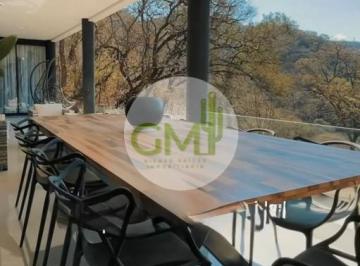 Casa · 300m² · 5 Ambientes · 2 Cocheras · Exclusiva Propiedad en Vaqueros Amoblada