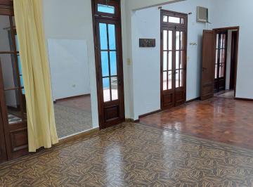 Local comercial · 160ha · 6 Ambientes · Alquiler Local - Oficina en Planta Alta San Luis Al 1600