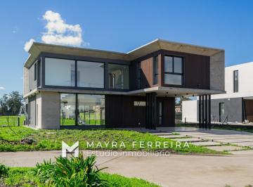 Casa · 250m² · 5 Ambientes · 2 Cocheras · Casa en Venta Canning Chico