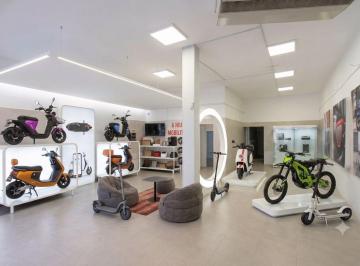 Local comercial · 220m² · 5 Ambientes · Local Comercial en Av Cabildo 4200