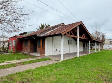 Casa · 80m² · 3 Ambientes · 4 Cocheras · Venta Casa de 3 Ambientes en Garin