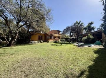 Casa · 423m² · 3 Dormitorios · 2 Cocheras · Casa en Venta en El Talar de Mendiolaza, Gran Parque, Apto Credito Hipotecario