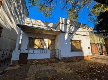 Casa · 90m² · 3 Ambientes · Venta Casa a Refaccionar en Munro 150 m²