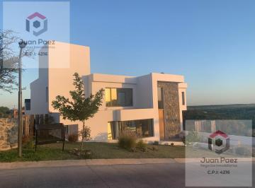Casa · 500m² · 6 Ambientes · 4 Cocheras · Exclusiva Oportunidad en La Deseada. Diseño, Confort y Vistas Incomparables!