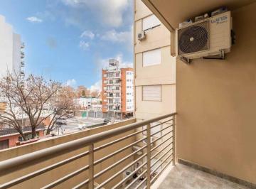 Departamento · 41m² · 2 Ambientes · Venta 2 Amb Balcón Contrafrente Parque Avellaneda