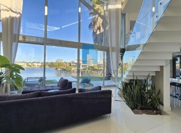 Casa · 300m² · 6 Ambientes · 4 Cocheras · Casa en Los Alisos