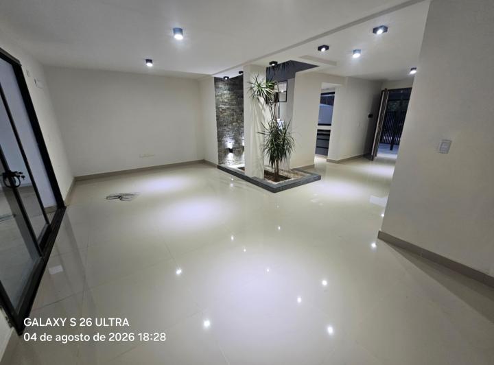 Casa · 160m² · 4 Ambientes · 2 Cocheras