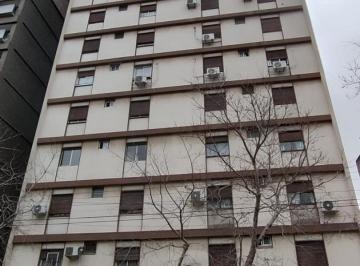 Departamento · 49m² · 3 Ambientes · Interesanta Unidad Al Frente m Subte y Tren