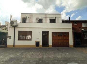 Casa · 180ha · 4 Ambientes · 1 Cochera · Casa en Venta Beccar