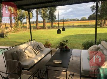 Casa · 170m² · 3 Ambientes · 2 Cocheras · Marayui Country Club, Casa de 4 Ambientes con Vista Al Campo, en Alquiler Temporario Verano