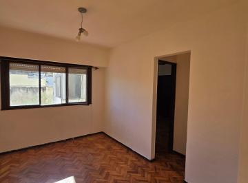 Living Comedor con Luz Natural · Hermoso Departamento 2 Ambientes Almagro