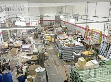 Bodega-Galpón · 648m² · Venta - Galpón / Fábrica / Deposito con Oficinas en Floresta - Zonificación E3