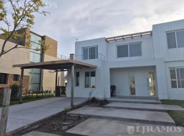 Casa · 280m² · 5 Ambientes · 2 Cocheras · Casa en Venta en Marinas - Puertos Escobar