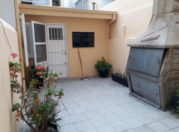 PH · 50m² · 2 Ambientes · PH de 2 Amb con Patio. Reciclado. Independiente