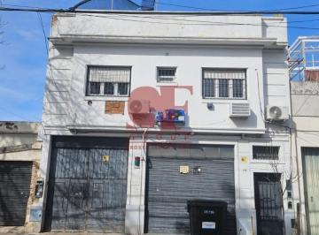 Bodega-Galpón · 700m² · 19 Dormitorios · 2 Cocheras · Excelente Galpon/edificio a La Venta con Renta!