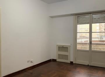 Living · Dos Ambientes Amplios y Luminosos, con Servicios Centrales