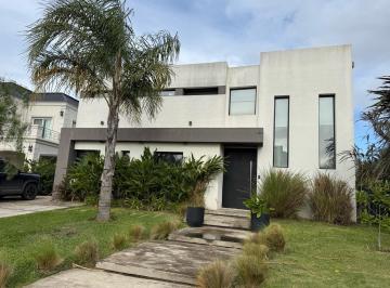 Casa · 200m² · 5 Ambientes · 2 Cocheras · Casa Alquiler San Gabriel Villanueva Tigre
