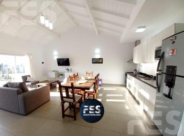 Casa · 120m² · 4 Ambientes · 2 Cocheras · Casa en Alquiler 4 Ambientes Pinamar a m del Mar