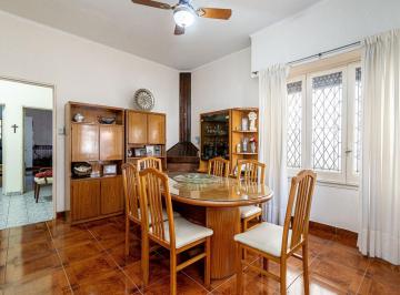 Casa · 200m² · 4 Ambientes · 3 Cocheras · Casa en Venta Malaver, Tres Ambientes, Parque, Quincho, Parrilla, Cocheras, Apto Credito
