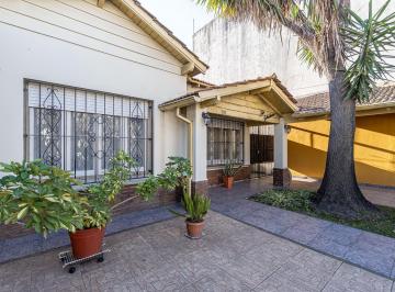Casa · 200m² · 4 Ambientes · 3 Cocheras · Casa en Venta Malaver, Tres Ambientes, Parque, Quincho, Parrilla, Cocheras, Apto Credito