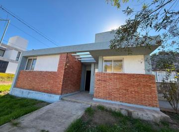 Casa · 4 Ambientes · Casa - Villa Catalina