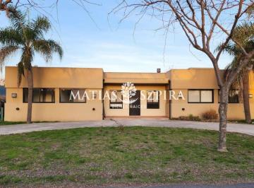 Casa · 130m² · 4 Ambientes · Casa en Venta en La Cesarina