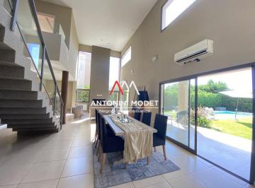 AMN-AMN-4091_2 · Casa en Venta en La Lomada de Pilar