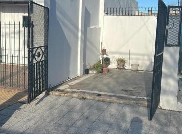 PH de 2 ambientes, Lomas de Zamora · PH Sin Expensa Temperley Cerca de Coto y Jumbo Cochera y Patio