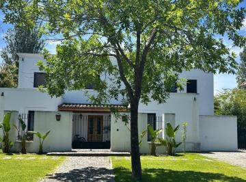 Casa · 280m² · 6 Ambientes · 2 Cocheras · Casa en Santa Maria de Tigre