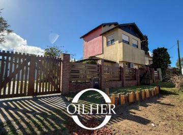 Casa de 6 ambientes, Villa Gesell · Venta: Casa 4 Dorm. y Departamento 2 Ambientes, Ambos con Gas Natural | Villa Gesell