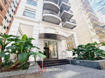 Departamento · 120m² · 4 Ambientes · 1 Cochera · Elegante Departamento 4 Ambientes en Alquiler en Edificio con Amenities y Seguridad por Totem