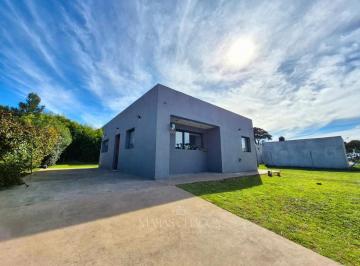 Casa · 62m² · 2 Ambientes · 1 Cochera · Casa en Barrio Los Acantilados