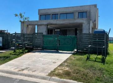 Casa · 282m² · 6 Ambientes · Casa en Venta en Amarras, Puertos, Escobar
