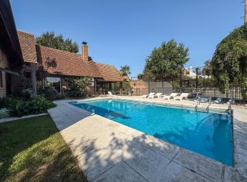 Casa · 600m² · 9 Ambientes · 6 Cocheras · Casa en Venta en Lomas de San Isidro