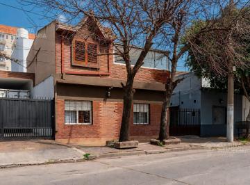PH · 67m² · 3 Ambientes · 1 Cochera · Venta PH en Venta 3 Ambientes con Cochera y Galería Techada Morón