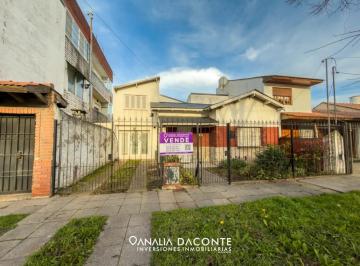 Casa · 78m² · 3 Ambientes · Casa 3 Amb a Reciclar con Garage + Depto