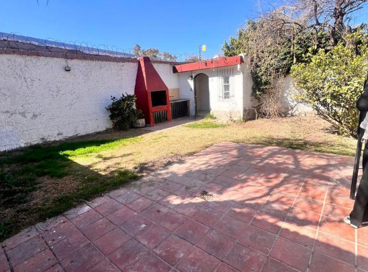 Casa · 120m² · 5 Ambientes · 2 Cocheras