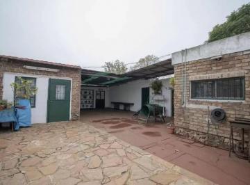 Casa · 317m² · 4 Ambientes · 2 Cocheras · Casa en Belvedere. 3 Dorm. 2 Baños