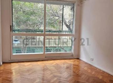 Departamento · 45m² · 2 Ambientes · Alquiler - San Telmo - Departamento de 2 Ambientes con Balcón Al Frente.