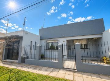 Casa · 157m² · 3 Ambientes · 1 Cochera · En Venta Casa 3 Ambientes Zona La Rural con Quincho Tandil