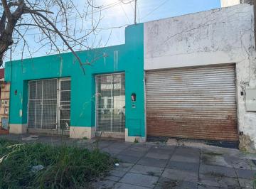 Casa · 255m² · 8 Ambientes · Gran Propiedad a Refaccionar en Maria Selva