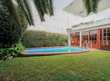 Casa · 422m² · 5 Ambientes · 4 Cocheras · Casa 5 Ambientes Venta Flores Quincho Permuta