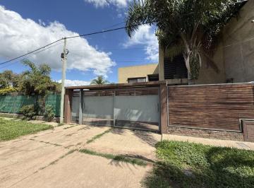 Casa · 214m² · 6 Ambientes · 2 Cocheras · Se Vende Gran Casa en Santo Tomè – Apta Crèdito